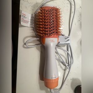 Tidal Hair Blowout Brush